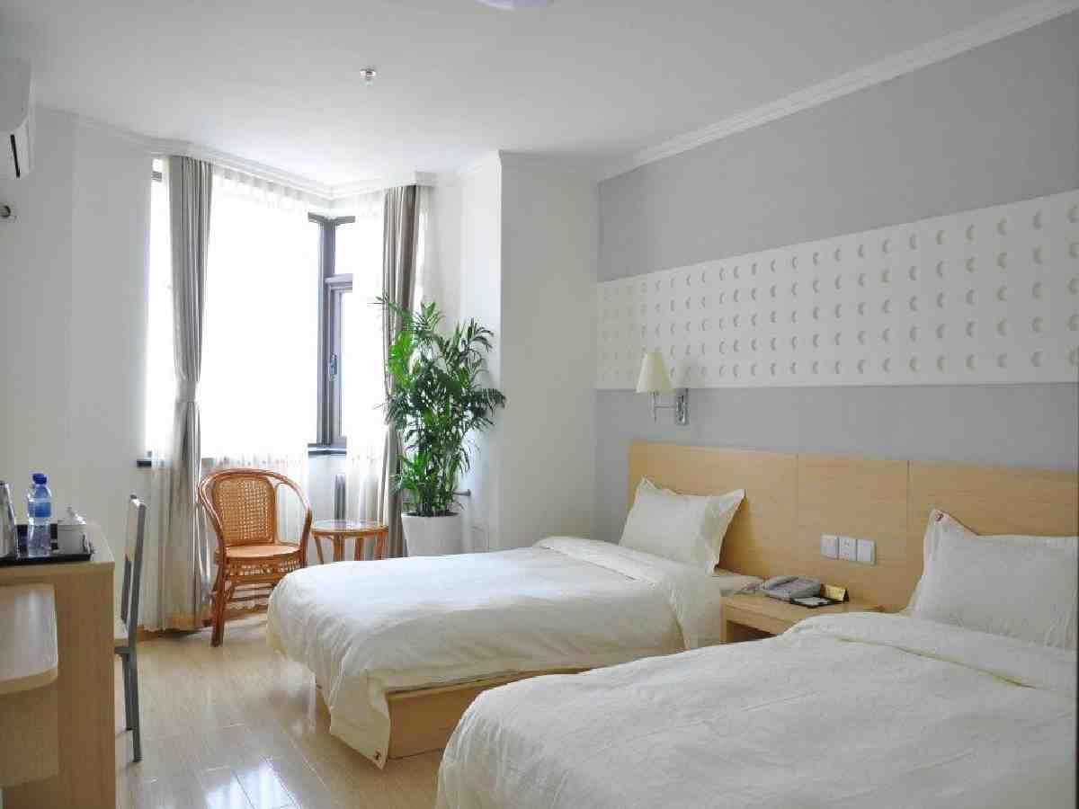 Super 8 Hotel Qingdao Railway Station Gui Zhou Road Экстерьер фото